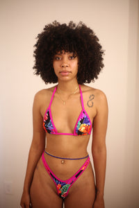 Cala Triangle Top // Hibiscus Flower